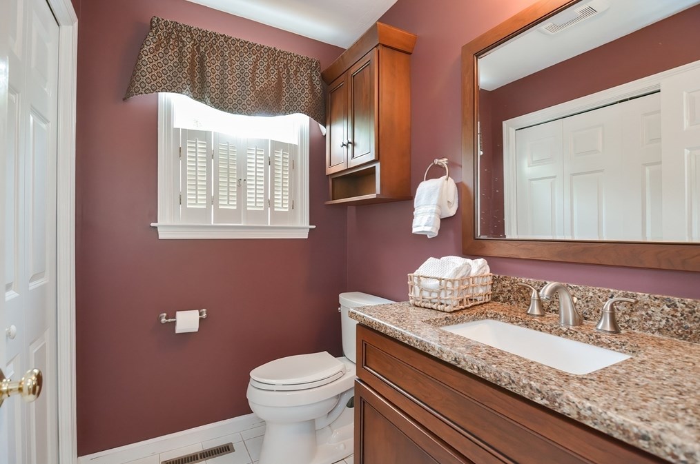 36 Lorraine Metcalf Rd, Franklin MA 02038-3234 exterior