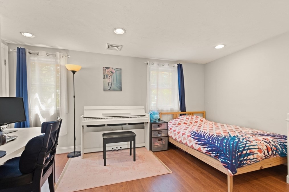 150 Palmer St, Quincy MA 02169-3308 exterior