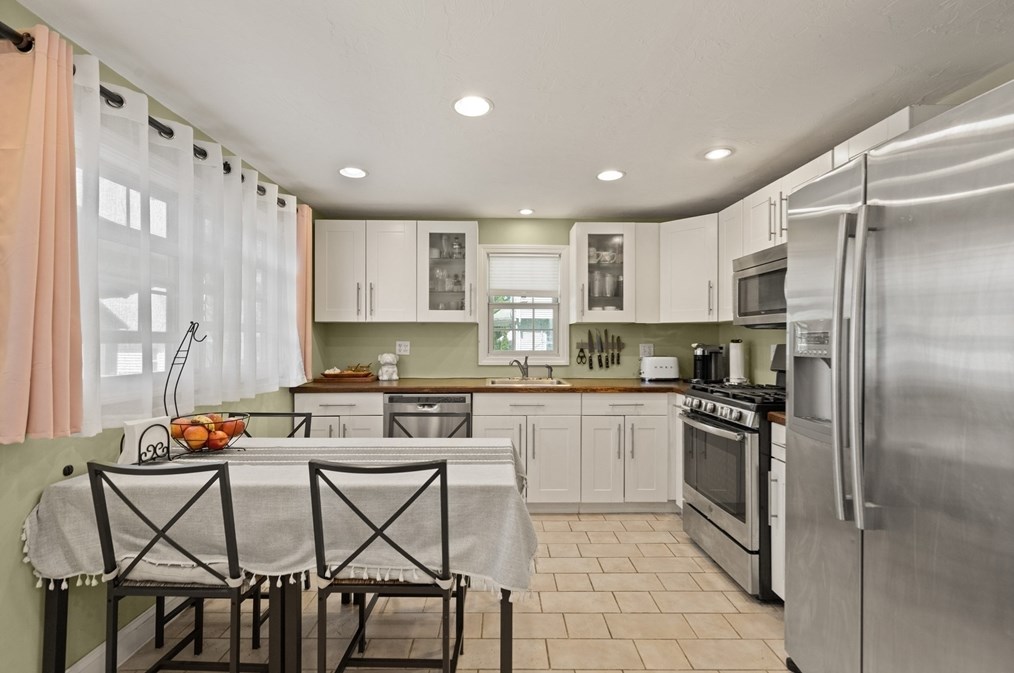 150 Palmer St, Quincy MA 02169-3308 exterior