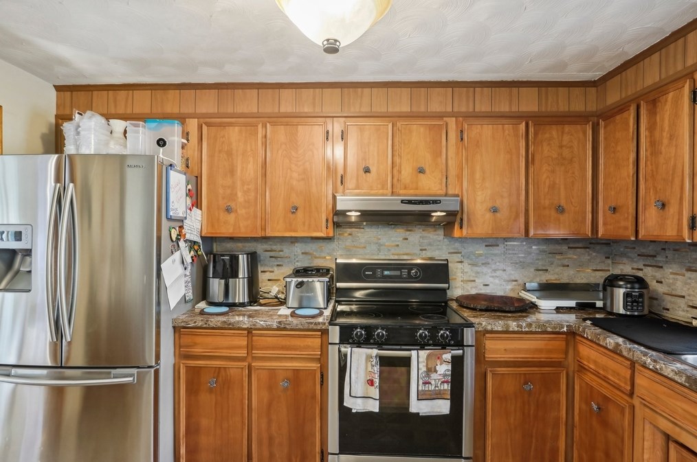 16 Maxdale Rd, Worcester MA 01602-1719 exterior