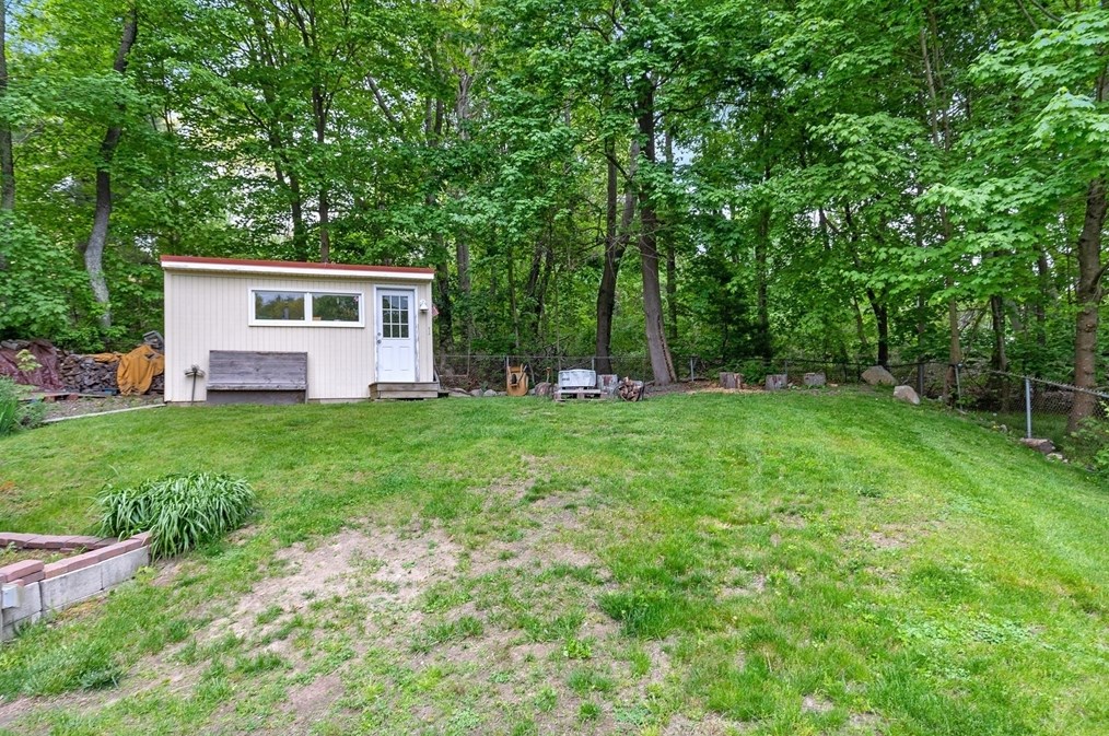 84 King St, Hanover MA 02339-2404 exterior