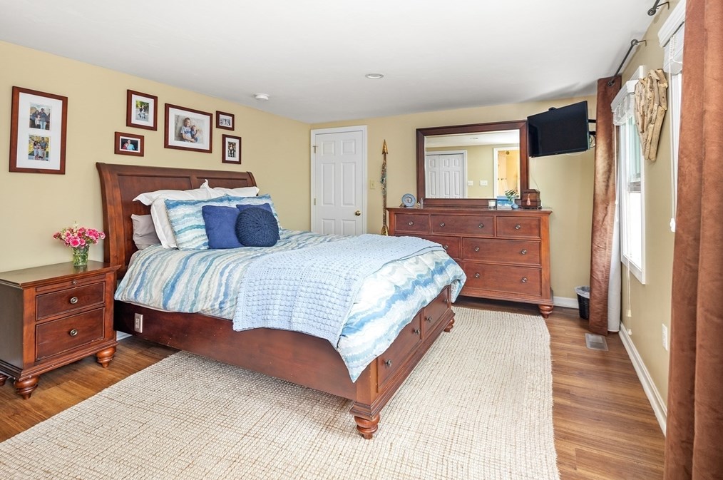 84 King St, Hanover MA 02339-2404 exterior