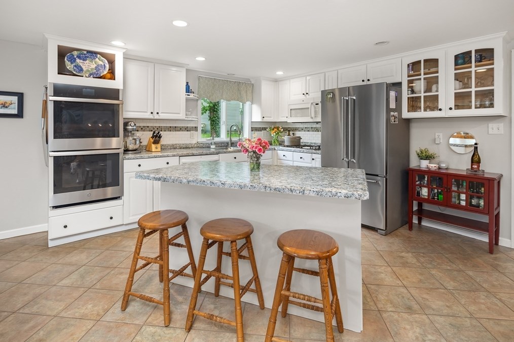 84 King St, Hanover MA 02339-2404 exterior