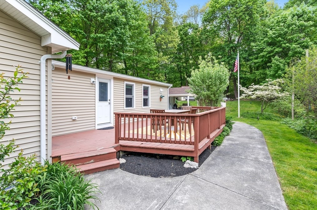 84 King St, Hanover MA 02339-2404 exterior