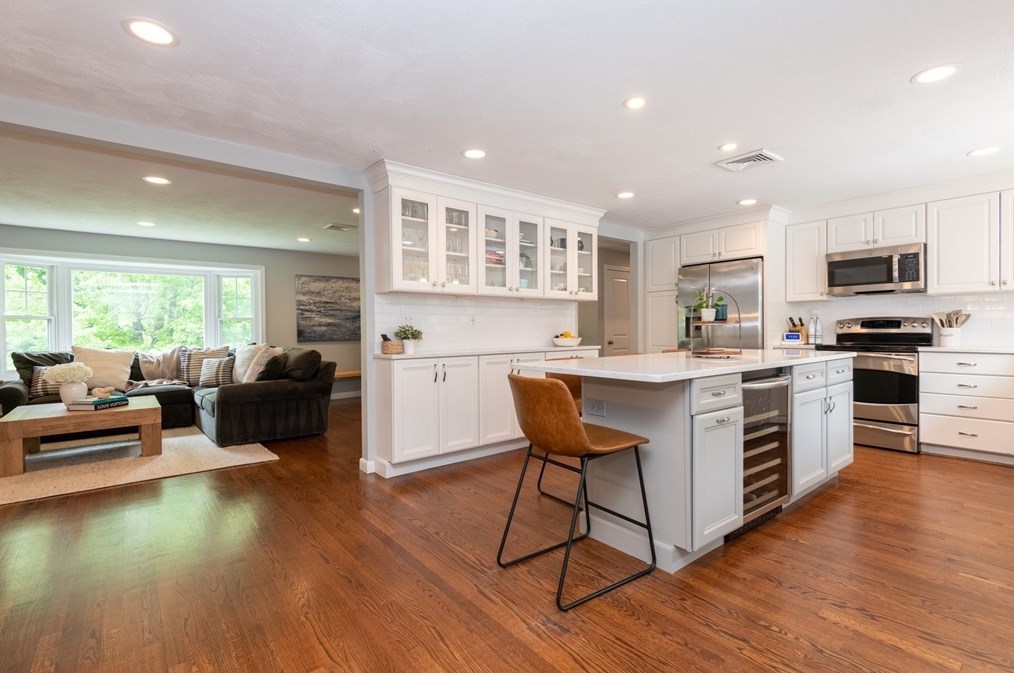 1 Vlg Row, Lynnfield MA 01940-2528 exterior