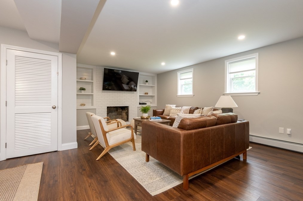 1 Vlg Row, Lynnfield MA 01940-2528 exterior