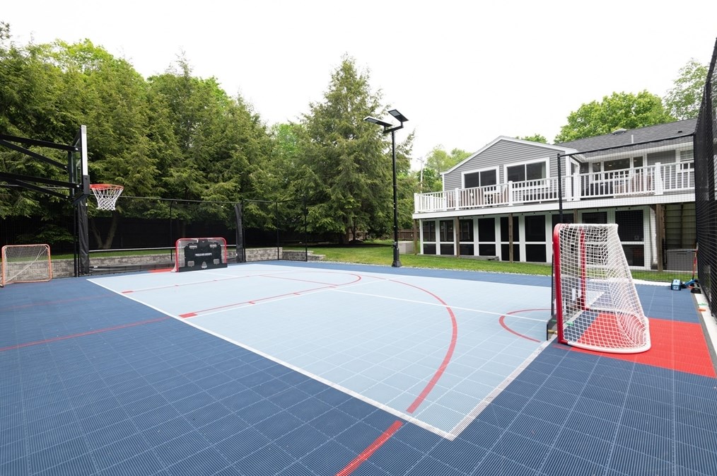 1 Vlg Row, Lynnfield MA 01940-2528 exterior