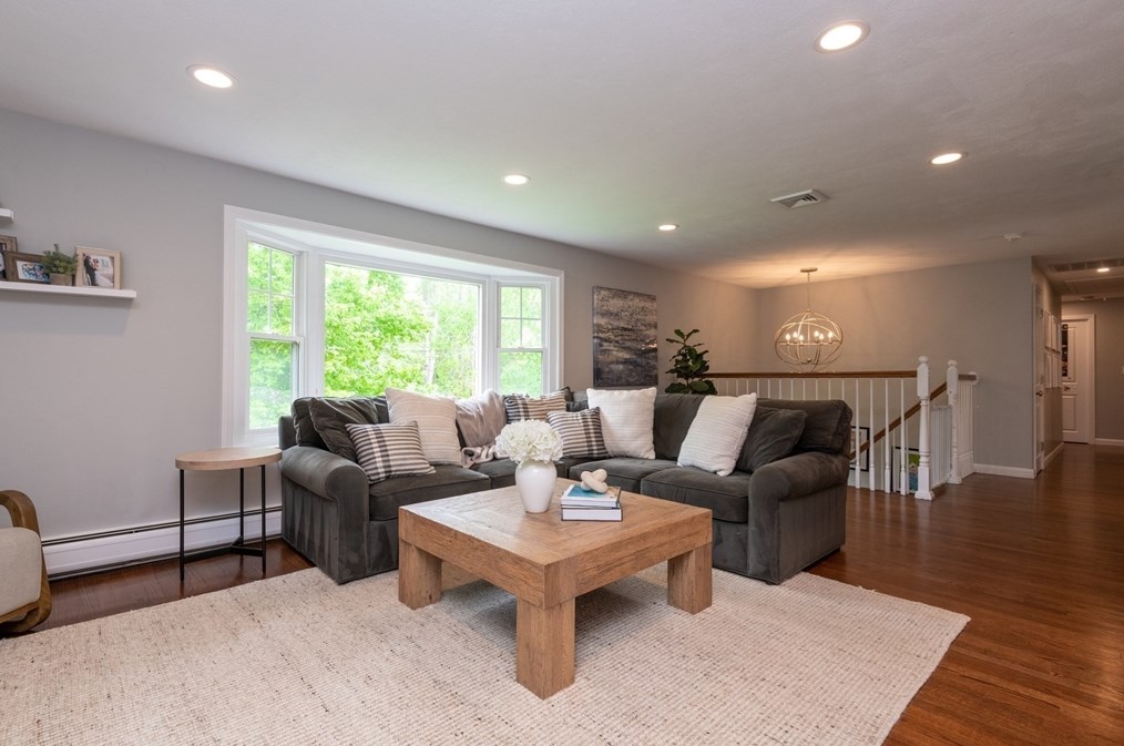 1 Vlg Row, Lynnfield MA 01940-2528 exterior