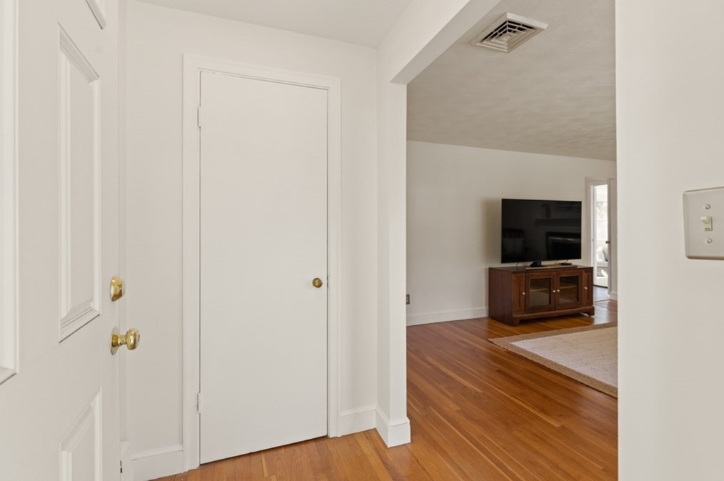 371 Franklin St, Reading MA 01867-1037 exterior