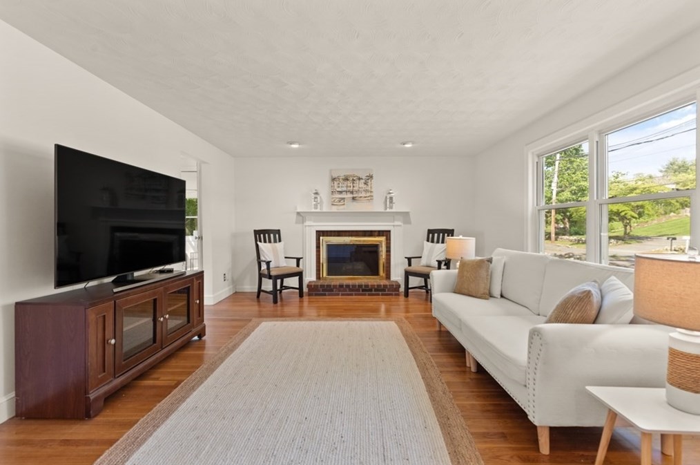 371 Franklin St, Reading MA 01867-1037 exterior