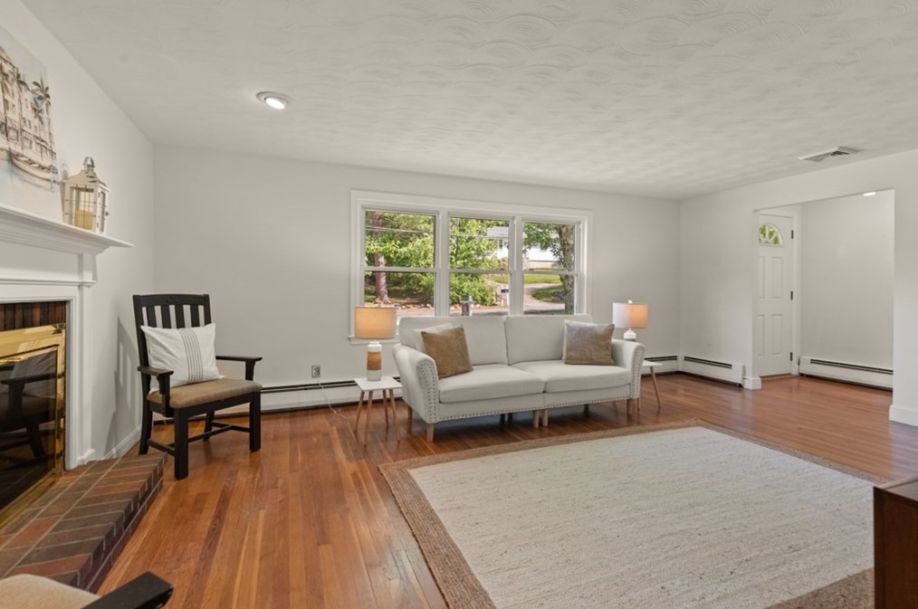 371 Franklin St, Reading MA 01867-1037 exterior