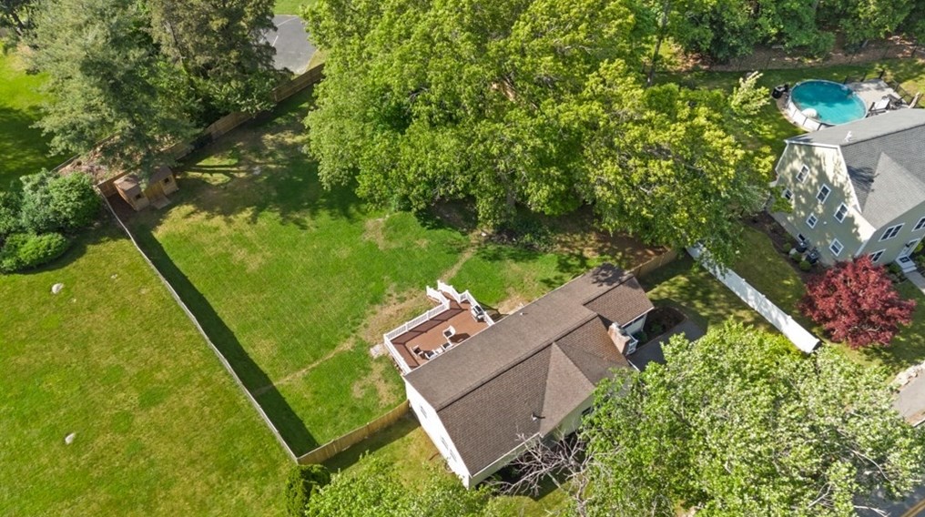 371 Franklin St, Reading MA 01867-1037 exterior