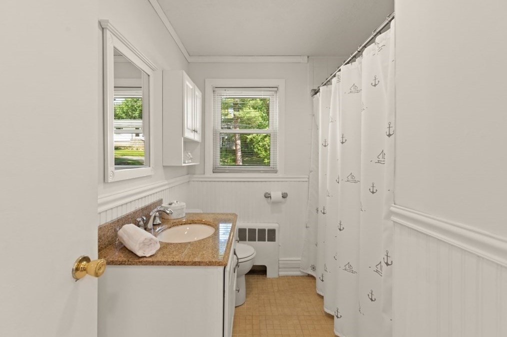 371 Franklin St, Reading MA 01867-1037 exterior