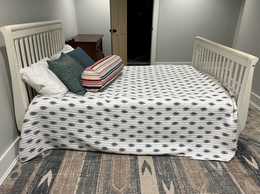 98 Wilson Rd, Nahant MA 01908-1040 exterior