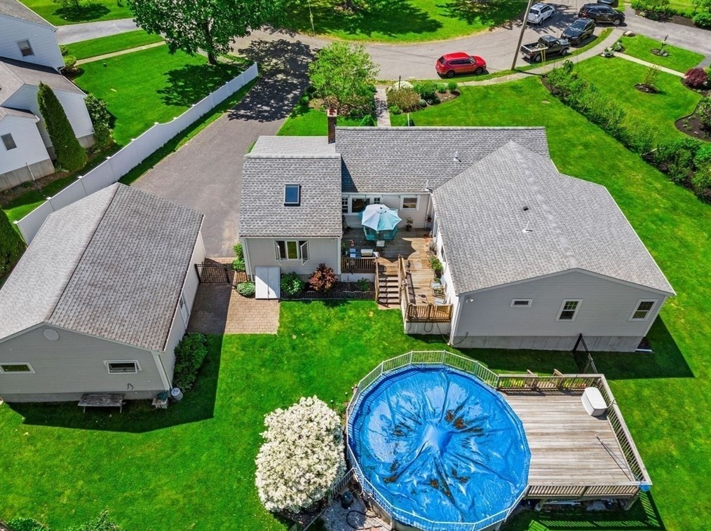 80 Fallon Cir, Braintree MA 02184-3821 exterior