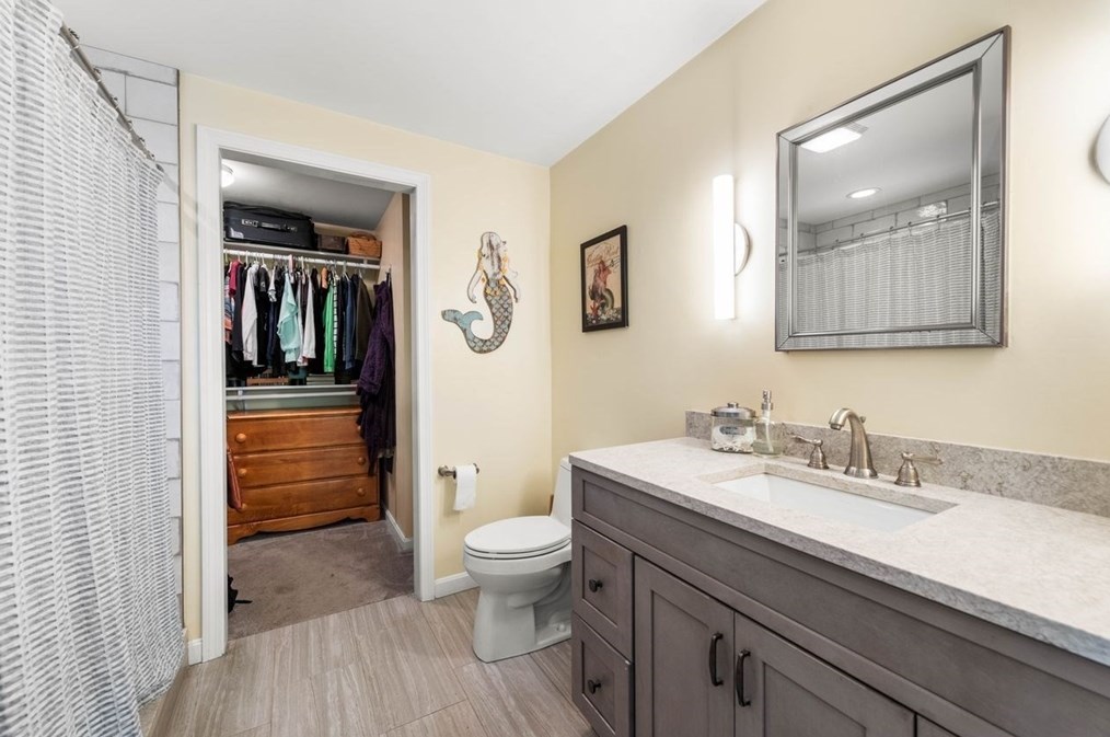 80 Fallon Cir, Braintree MA 02184-3821 exterior