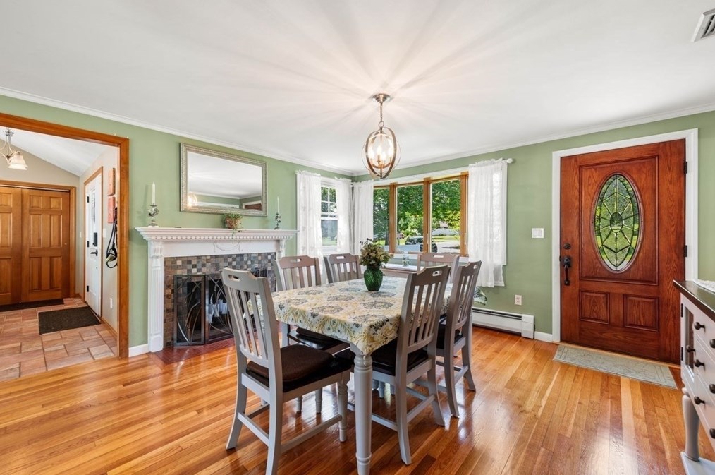 80 Fallon Cir, Braintree MA 02184-3821 exterior