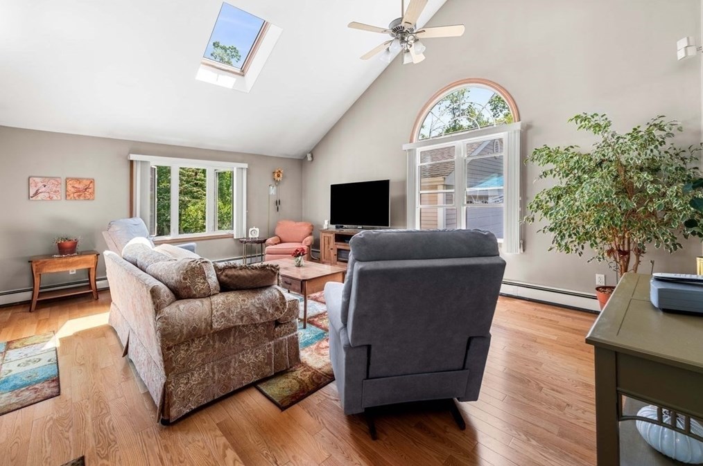 80 Fallon Cir, Braintree MA 02184-3821 exterior