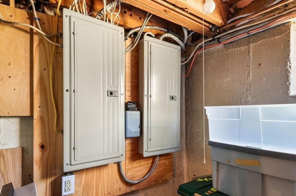 80 Fallon Cir, Braintree MA 02184-3821 exterior