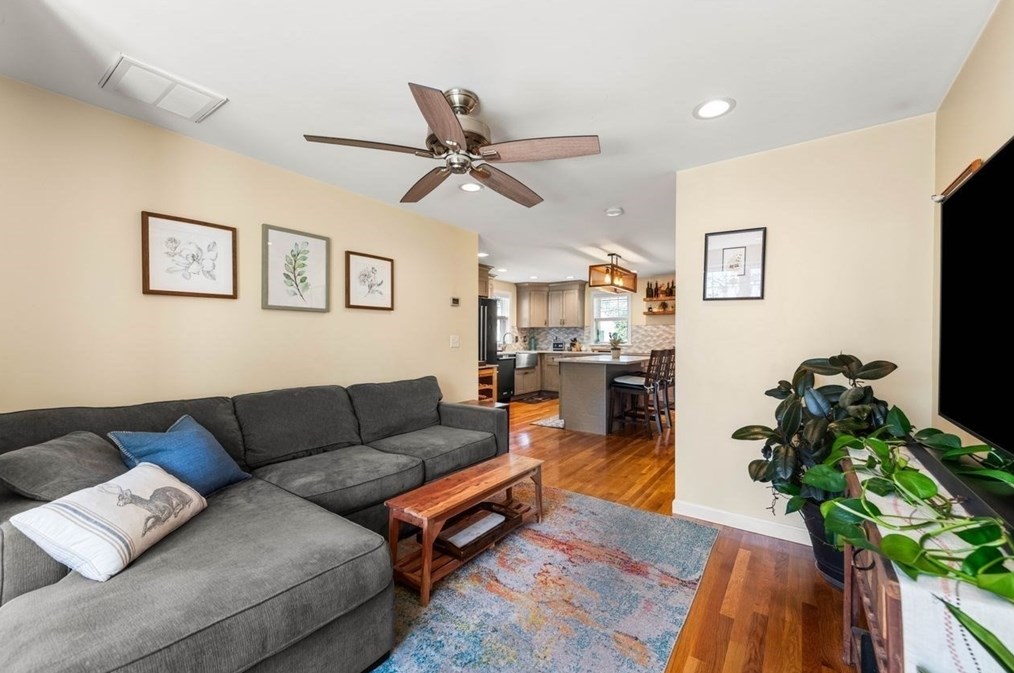 80 Fallon Cir, Braintree MA 02184-3821 exterior