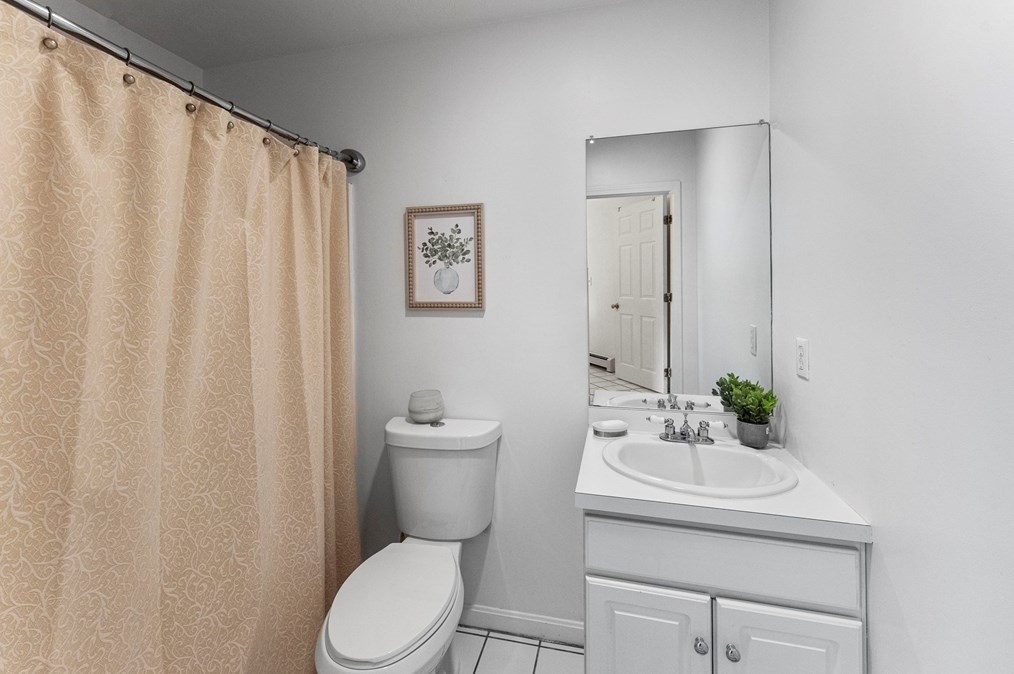 490 St, West Bridgewater MA 02379-1832 exterior