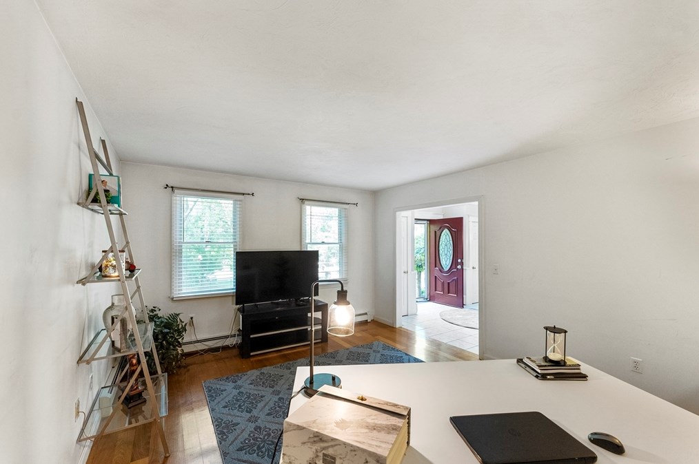 490 St, West Bridgewater MA 02379-1832 exterior