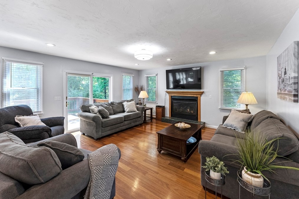 490 St, West Bridgewater MA 02379-1832 exterior