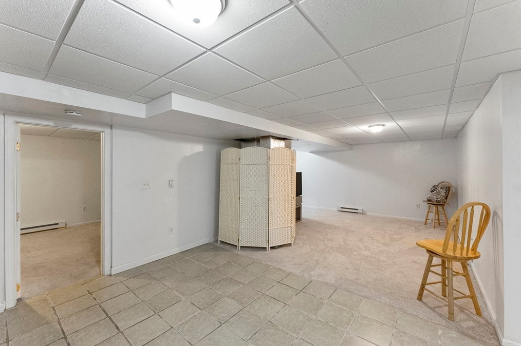 490 St, West Bridgewater MA 02379-1832 exterior