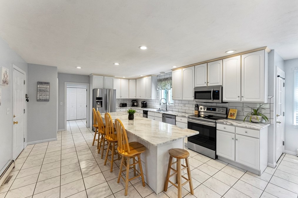 490 St, West Bridgewater MA 02379-1832 exterior