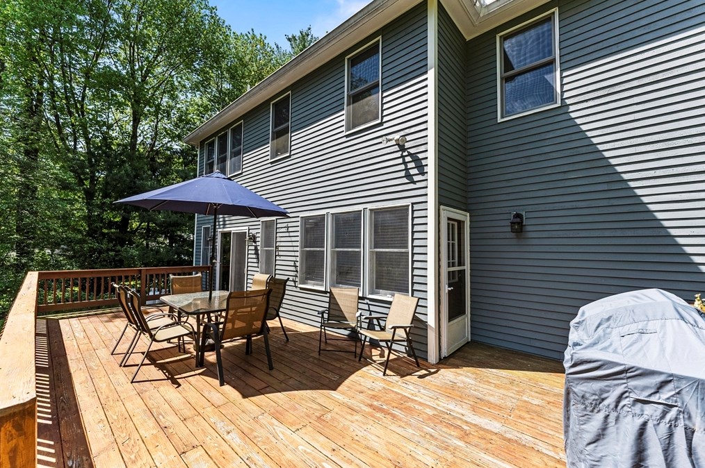 490 St, West Bridgewater MA 02379-1832 exterior