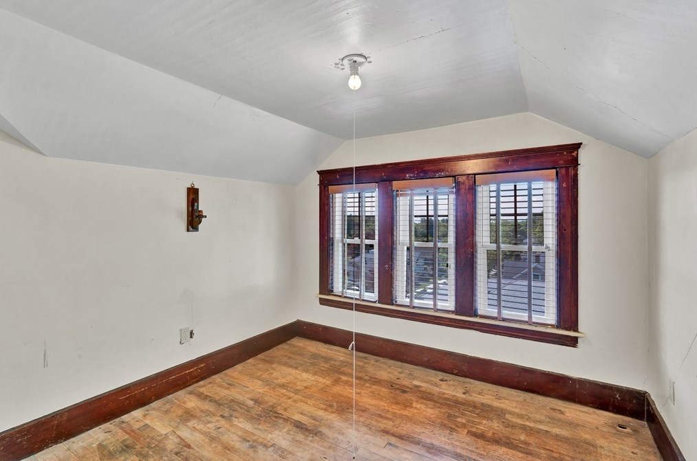 16 Vesper St, Worcester MA 01602-1439 exterior