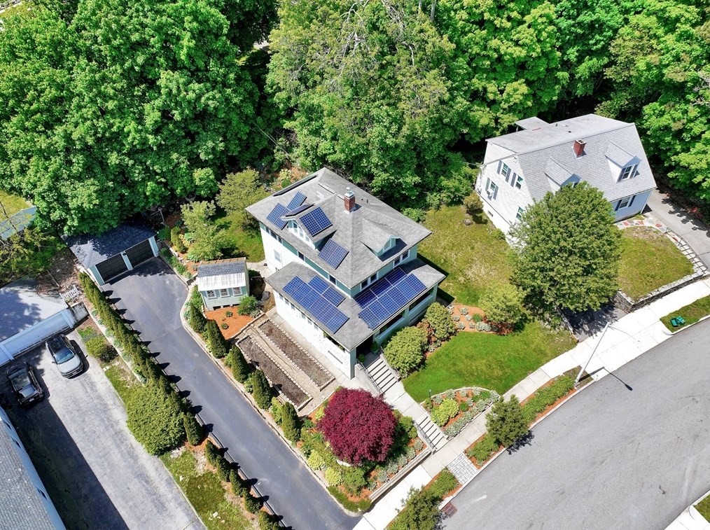 16 Vesper St, Worcester MA 01602-1439 exterior