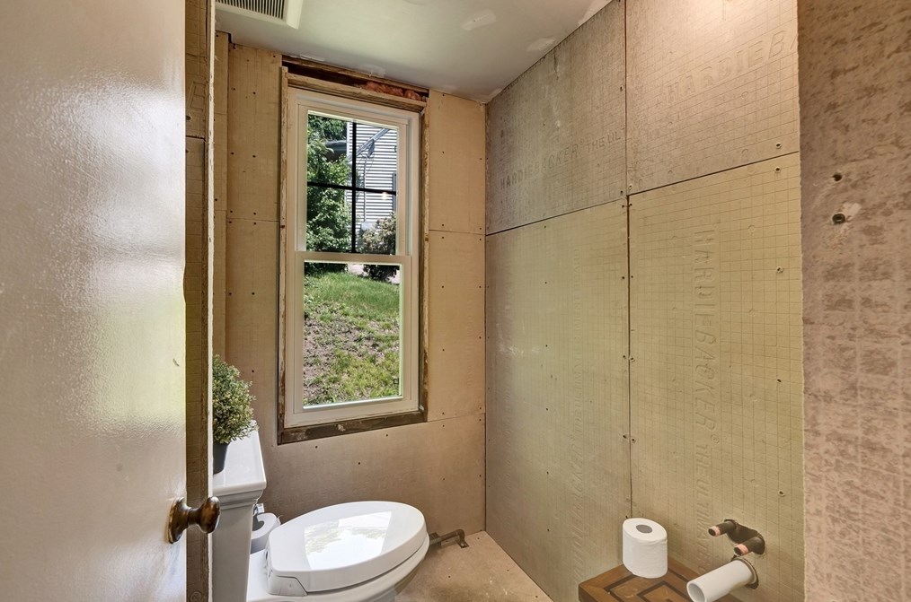 16 Vesper St, Worcester MA 01602-1439 exterior