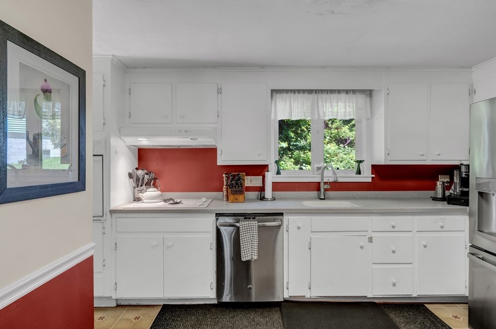 16 Vesper St, Worcester MA 01602-1439 exterior