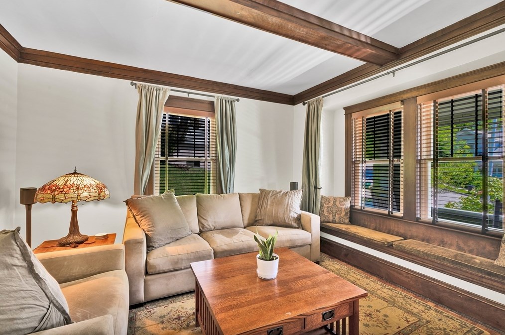 16 Vesper St, Worcester MA 01602-1439 exterior