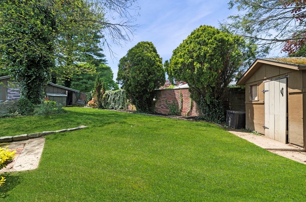 82 Cornell Rd, Marblehead MA 01945-2198 exterior