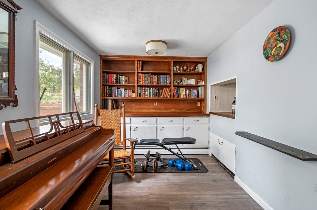 82 Cornell Rd, Marblehead MA 01945-2198 exterior