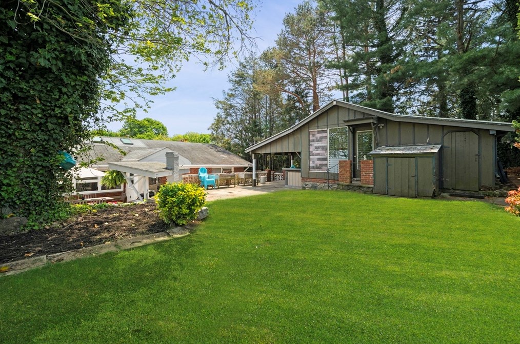 82 Cornell Rd, Marblehead MA 01945-2198 exterior