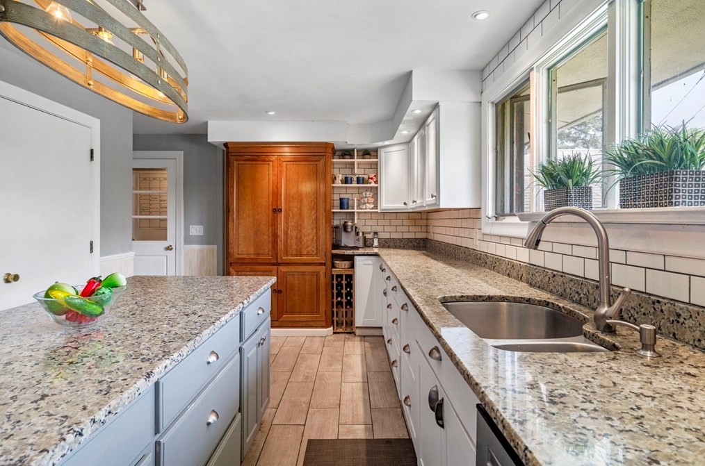 82 Cornell Rd, Marblehead MA 01945-2198 exterior