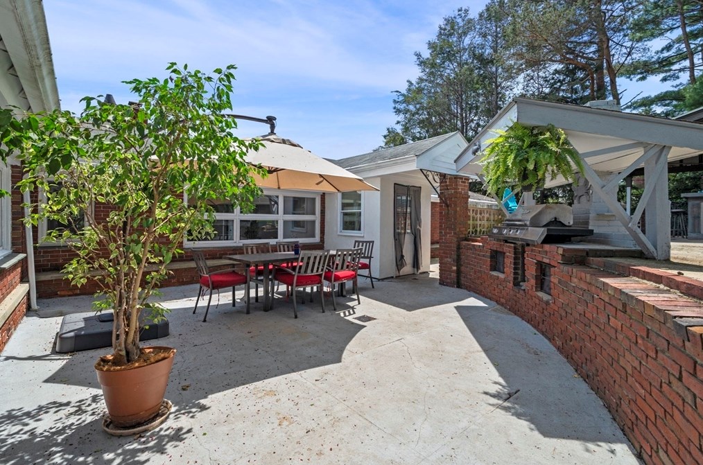 82 Cornell Rd, Marblehead MA 01945-2198 exterior