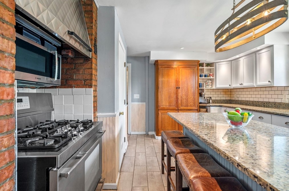 82 Cornell Rd, Marblehead MA 01945-2198 exterior