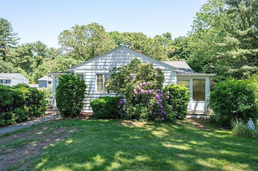 877 Main St, Reading MA  01867-1710 exterior