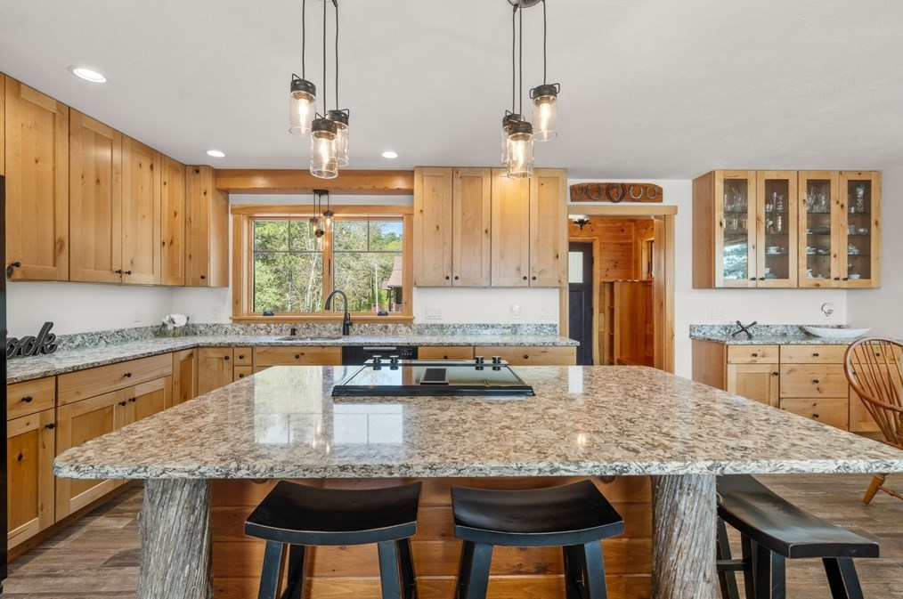 58 Blueberry Rd, Plymouth MA 02360-6800 exterior