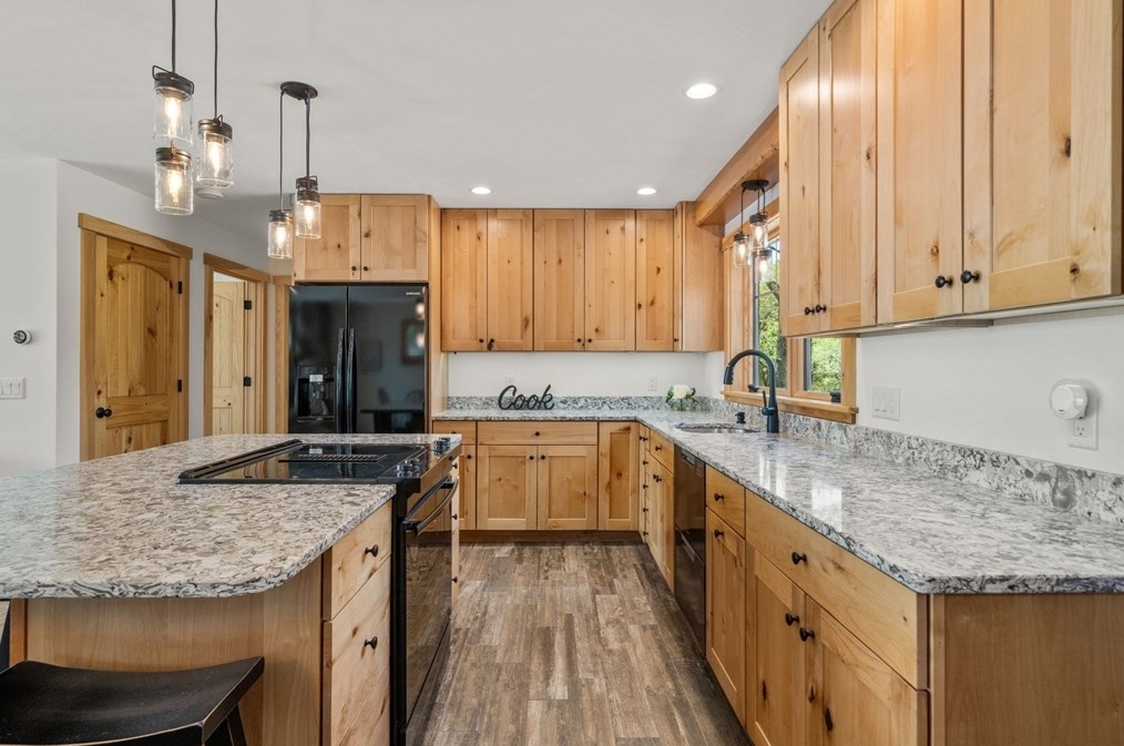 58 Blueberry Rd, Plymouth MA 02360-6800 exterior