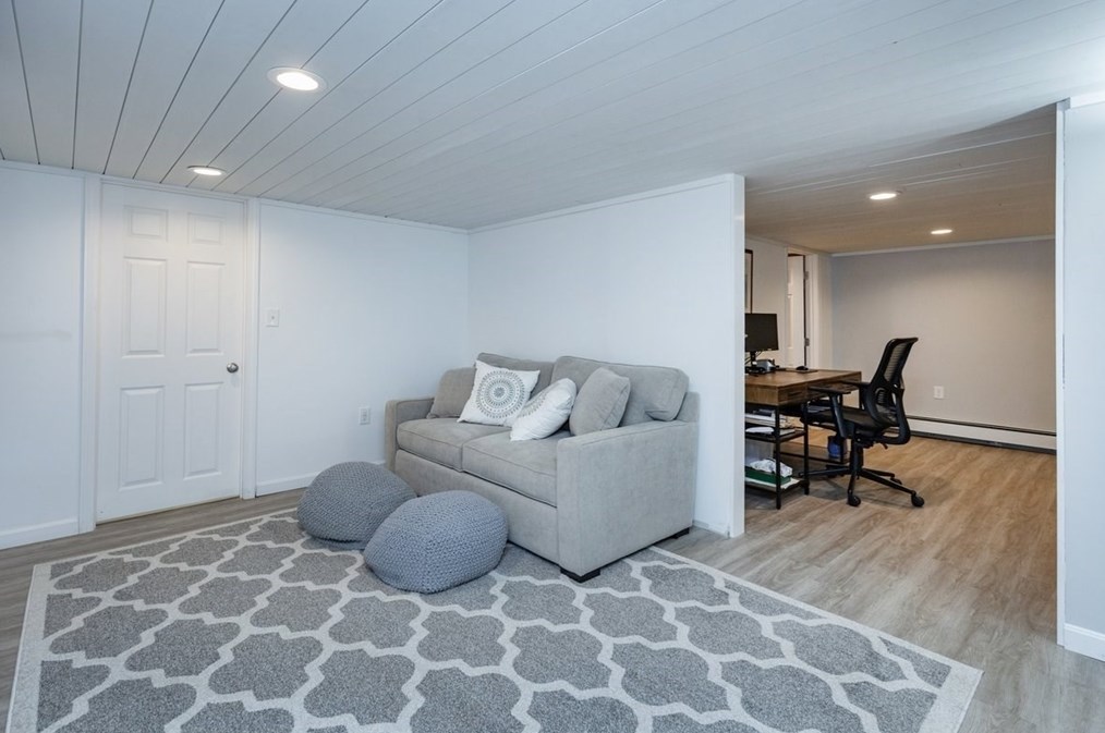 54 Cornell Rd, Marblehead MA 01945-2140 exterior