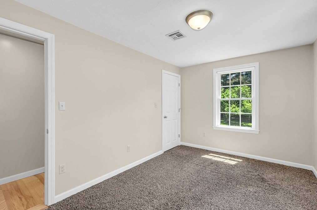 7 Sweetland Farm Rd, Norfolk MA 02056-1346 exterior