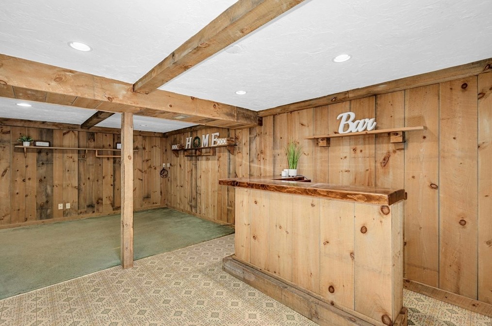 7 Sweetland Farm Rd, Norfolk MA 02056-1346 exterior