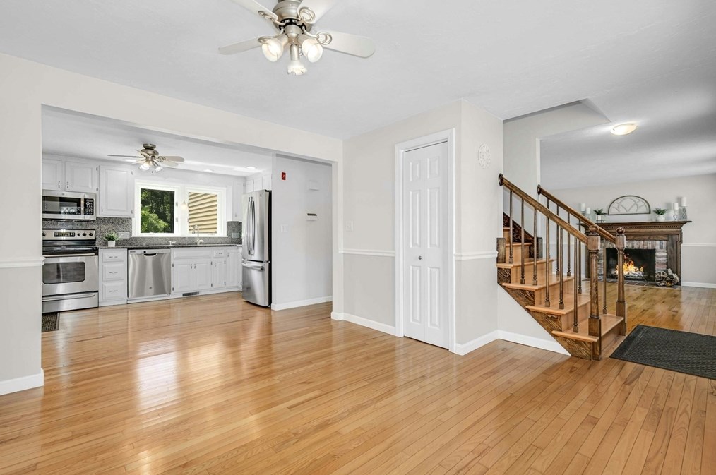 7 Sweetland Farm Rd, Norfolk MA 02056-1346 exterior