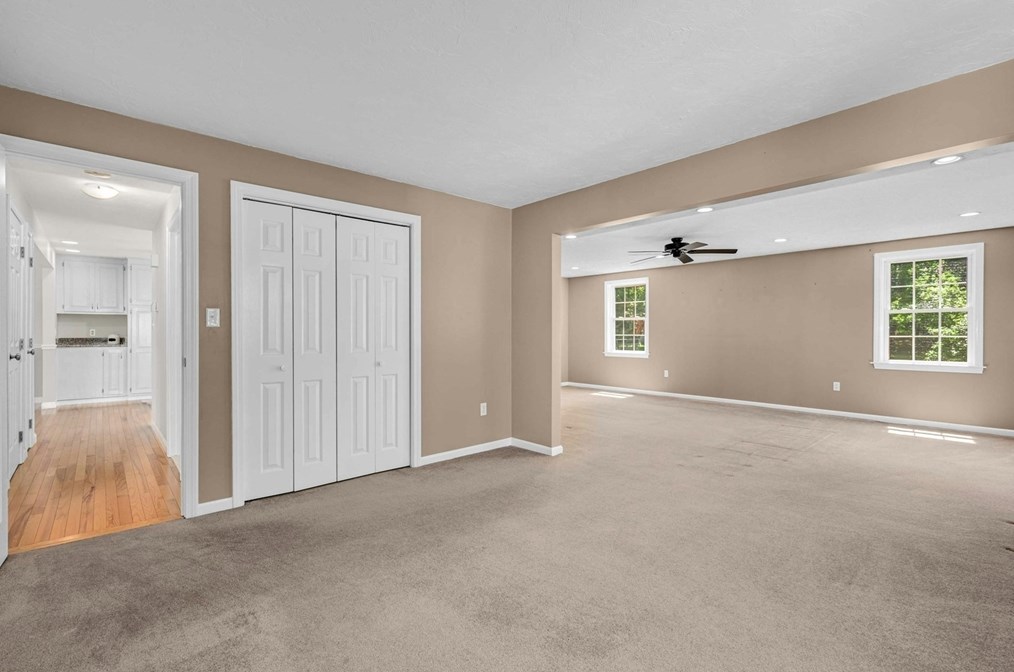 7 Sweetland Farm Rd, Norfolk MA 02056-1346 exterior