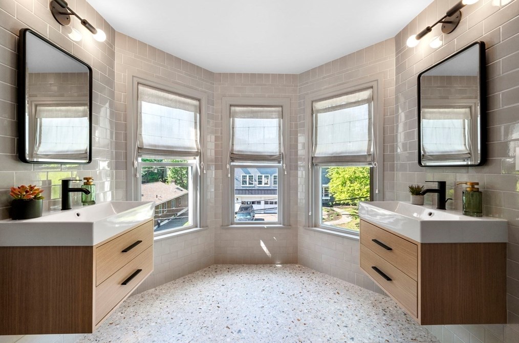 39 Jersey St, Marblehead MA 01945-2414 exterior